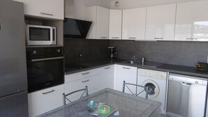 Unclassified image, 5 of 11, button - T2 Apartment with terrace, Marina view, private parking (Sète)