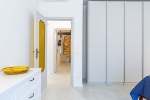 Deluxe Apartment | 2 bedrooms, down duvets, free WiFi, bed sheets - CasaNa on Christmas Alley (Naples)