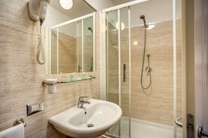 Twin Room | Bathroom | Shower, hair dryer