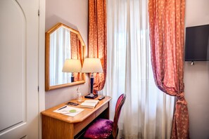 Economy Single Room | Desk, soundproofing, bed sheets - Hotel San Valentino (Rome)