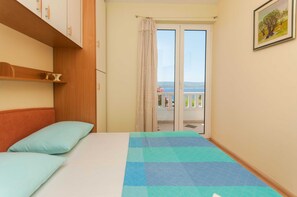Apartment (Three Bedroom Apartment) | 3 Schlafzimmer, Babybetten