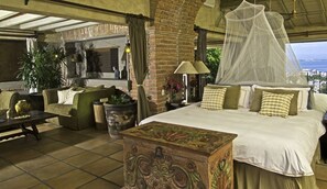 5 bedrooms, bed sheets - Romantic zone luxury Villa rental in Puerto Vallarta (Puerto Vallarta)