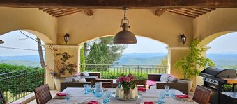 Beautiful family friendly Villa with Stunning Seaviews from all rooms