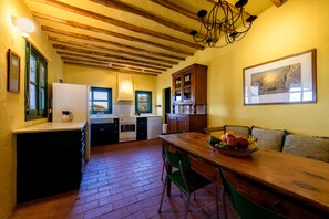 Dining - Traditional Villa 5 Mins on Foot From the Beach (Paros)