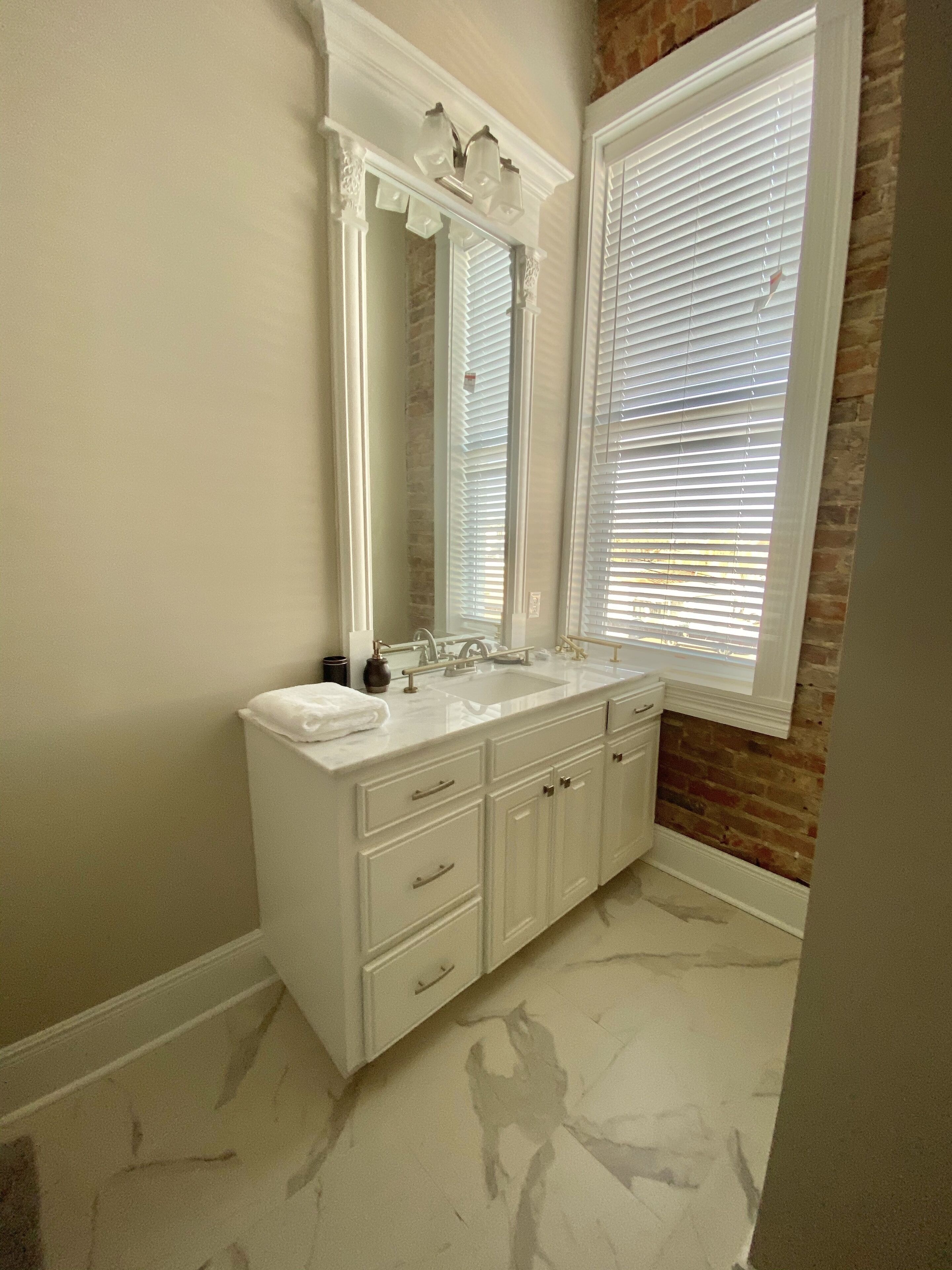 Badkar/dusch, hårtork, handdukar och tvål