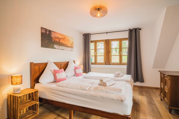 10 bedrooms, in-room safe, free WiFi, bed sheets