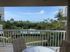 Property grounds - Beautiful gated condo with private beach access. (Naples)