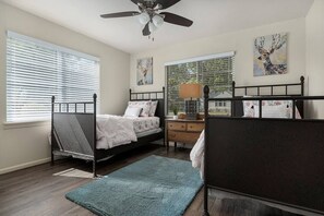 3 bedrooms, iron/ironing board, WiFi