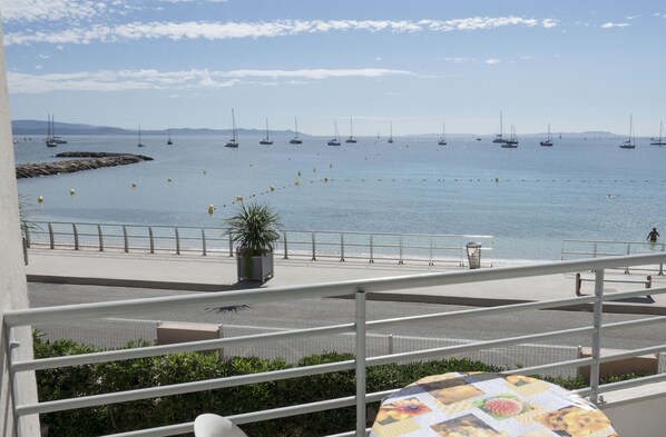 Property grounds - Studio - Floor - Panoramic sea view (Hyères)