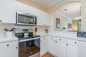 Condo, 2 Bedrooms | Private kitchen
