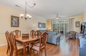 Condo, 2 Bedrooms | Interior