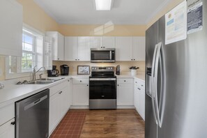 Condo, 2 Bedrooms | Private kitchen