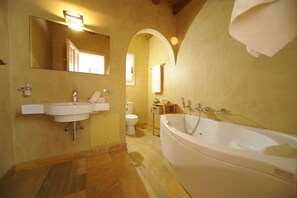 Shower, jetted bath, hair dryer, towels - Infinite Serenity: Villa Etheria – 4 Bed Luxury, Private pool, Gym (Andros)