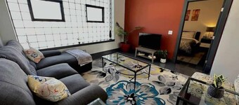 Luxe rooftop retreat in downtown core