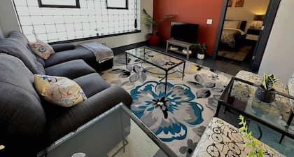Luxe rooftop retreat in downtown core