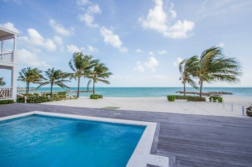 One step from the Beach in Paradise