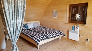 Cottage, 2 Queen Beds | 2 bedrooms, iron/ironing board, travel crib, free WiFi