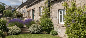 FARM COTTAGE - short walk from Cheswick Sands beach, rural setting with sea view