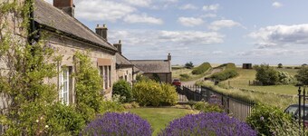 FARM COTTAGE - short walk from Cheswick Sands beach, rural setting with sea view
