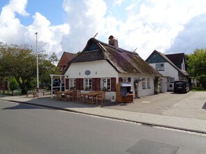 屋外ダイニングエリア