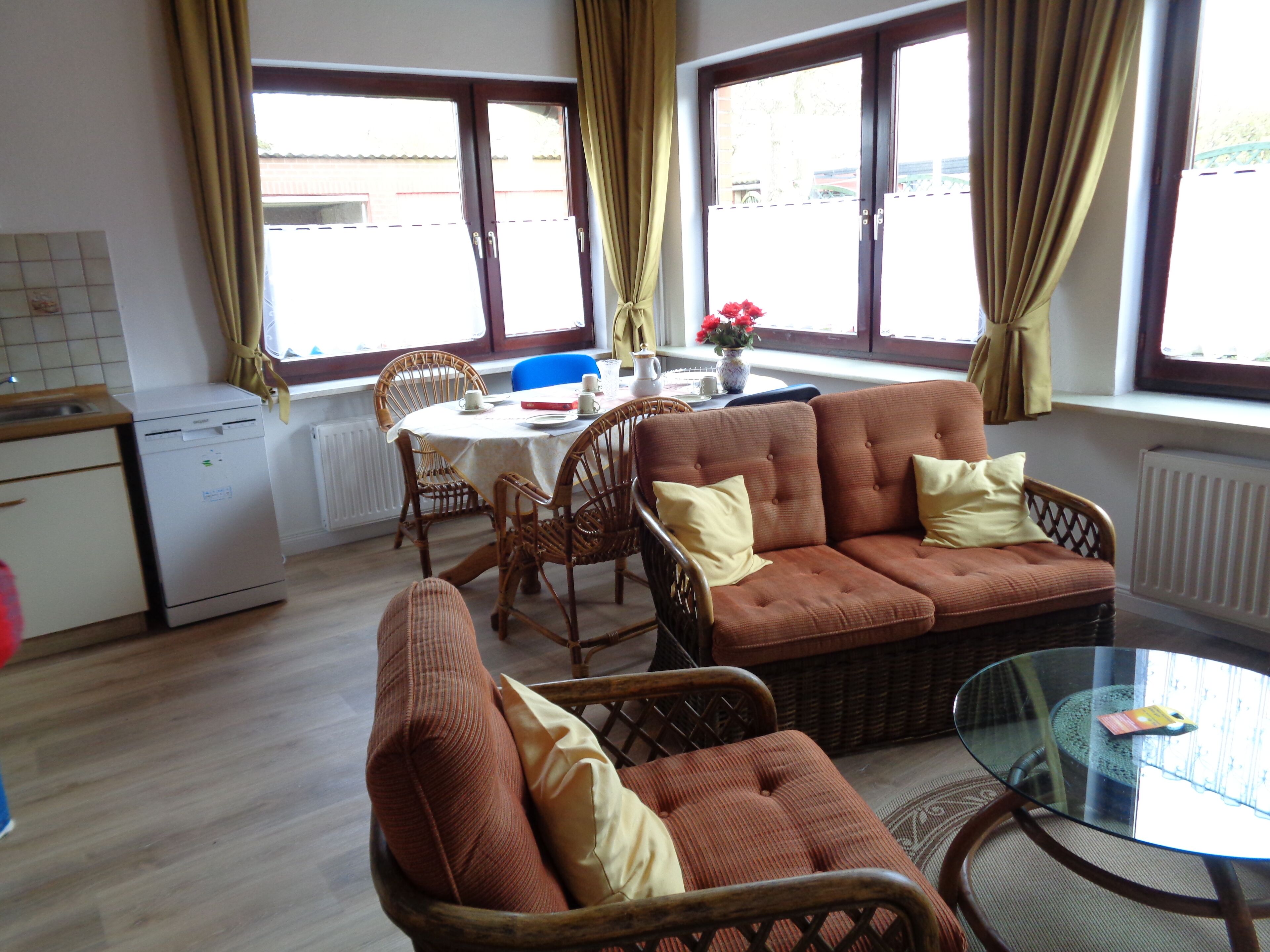 Smart TV, livros, biblioteca musical