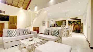 Villa, 3 Bedrooms | Living room | Flat-screen TV