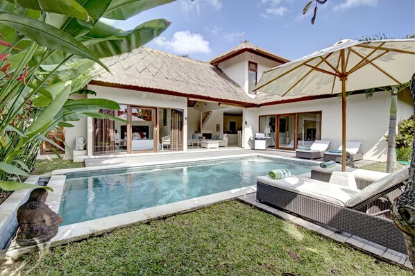 Front of property - Private Pool Fully Staffed Villa Canggu (Canggu)