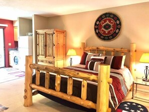 Fer et planche à repasser, accès Internet, draps fournis