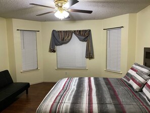 2 Schlafzimmer, Bügeleisen/Bügelbrett, kostenloses WLAN, Bettwäsche