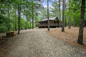Exterior - Pet-Friendly Cabin with Hot Tub (Broken Bow)