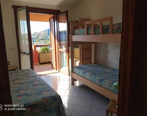 2 chambres, bureau, fer et planche à repasser, Wi-Fi gratuit