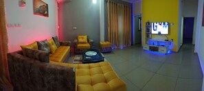 Interior - Plan B by bastos (Yaoundé)