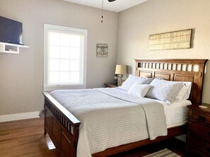 3 bedrooms, desk, iron/ironing board, WiFi