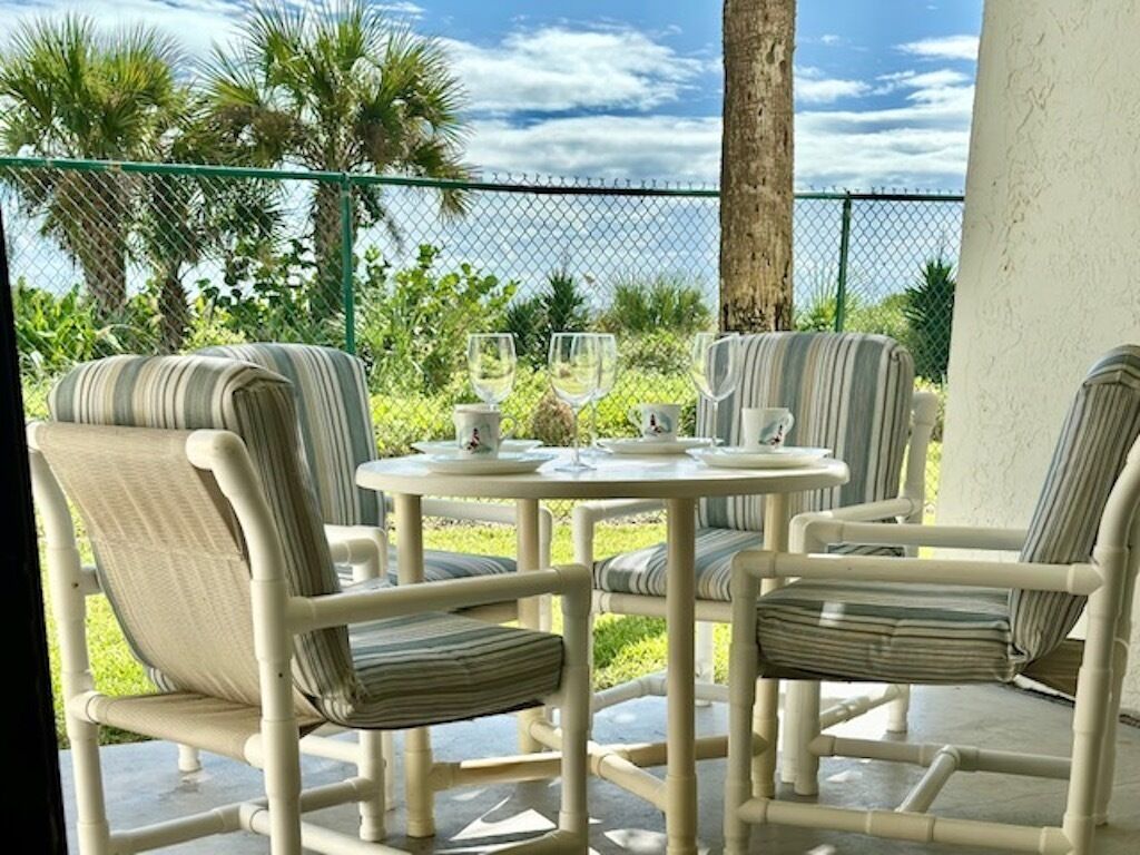 Cocoa Beach Sandcastles Direct Ocean Front -1st floor!- can hear the ocean waves