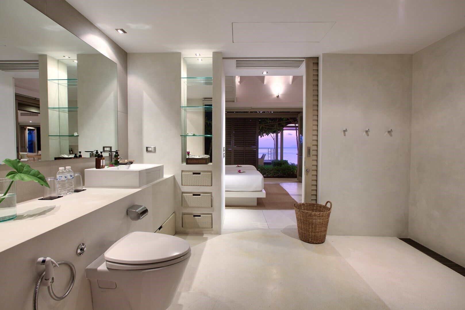 Serviettes fournies, savon, papier toilette