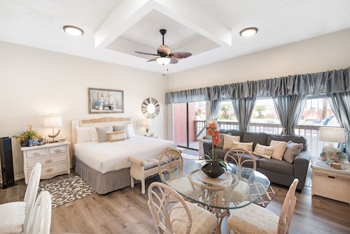 Beachfront Boutique Resort  | Stunning Modern Chic Condo |  Casa Condo 100