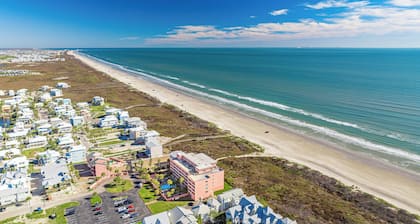 Boutique Beachfront Resort Condominium with Beach Boardwalk | Casa Condo 109