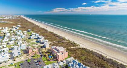 Boutique Beachfront Resort Condominium with Beach Boardwalk | Casa Condo 209