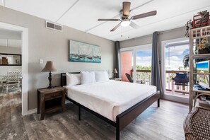 1 bedroom, WiFi, bed sheets - Boutique Beachfront Resort Condominium with Beach Boardwalk | Casa Condo 305 (Port Aransas)