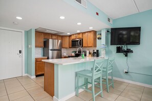 Fridge, microwave, oven, stovetop - Boutique Beachfront Resort Condominium with Beach Boardwalk | Casa Condo 309 (Port Aransas)