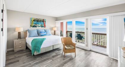 Beachfront Boutique Resort |Oceanside Bliss| Casa Condo 401