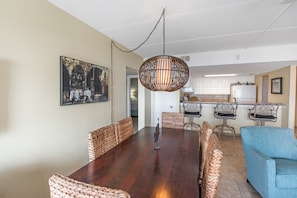 Dining - Beachfront Boutique Resort | Sunset Serentity | Casa Condo 402 (Port Aransas)