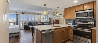 Beachfront Boutique Resort | Pelican's Perch | Casa Condo 506