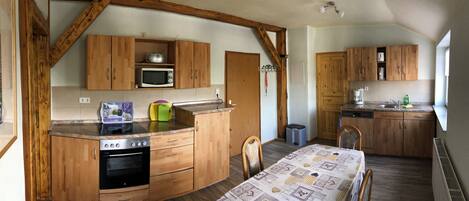 冷蔵庫、電子レンジ、コンロ、食器洗い機