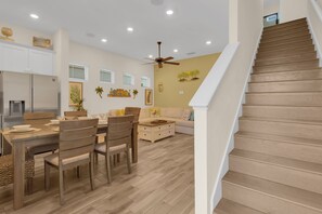 Dining - Classic Margaritaville Cottage with Pool, Full Kitchen & Outdoor Living (Kissimmee)