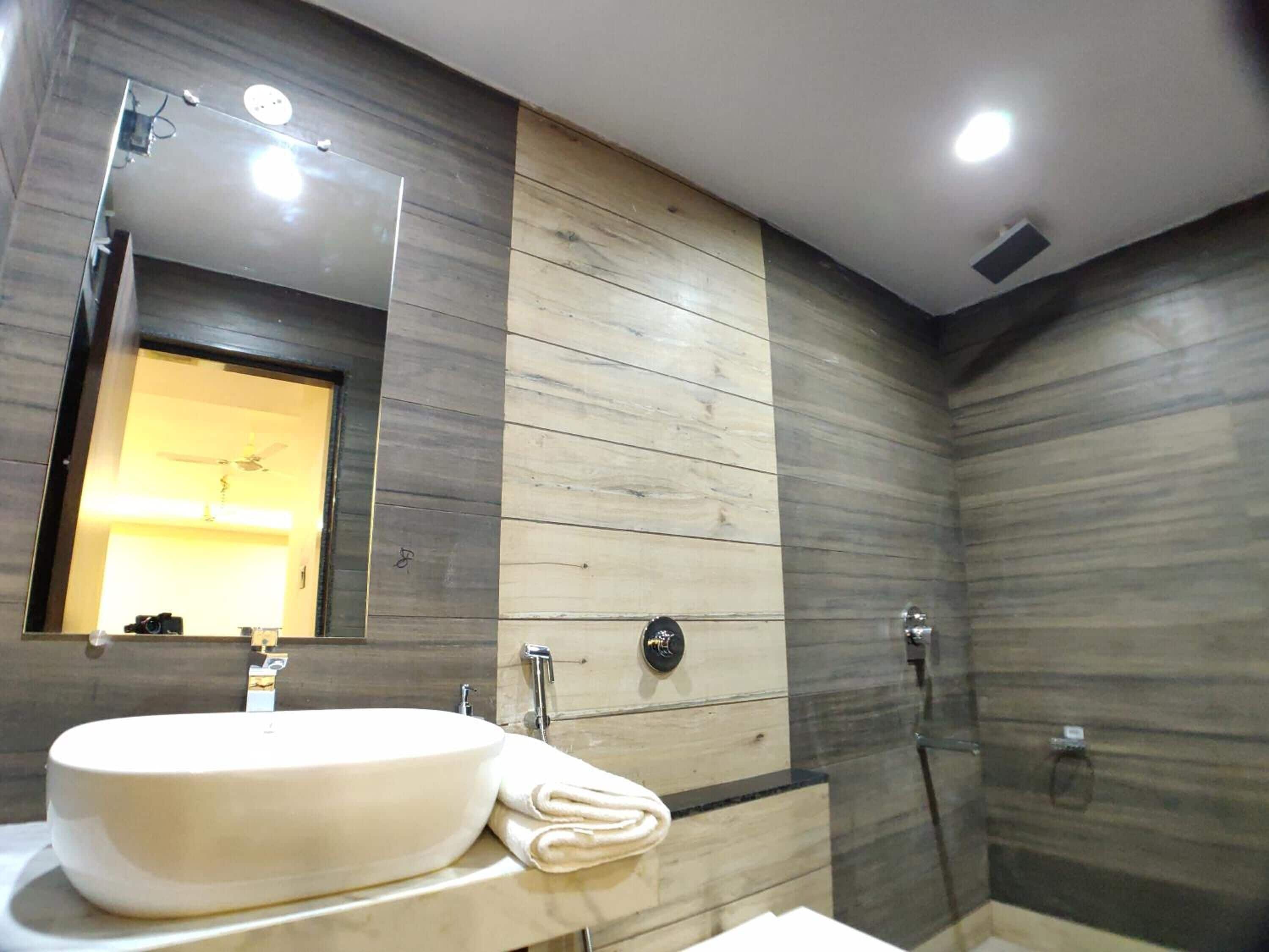 Shower, towels