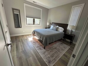 1 dormitorio, tabla de planchar con plancha, wifi y ropa de cama
