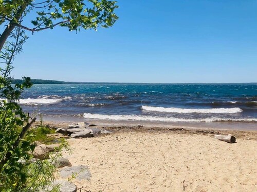 Parking Available, Very Clean- Capri 209