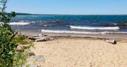 Parking Available, Very Clean- Capri 209