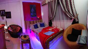 1 chambre, fer et planche Ă repasser, Wi-Fi, draps fournis